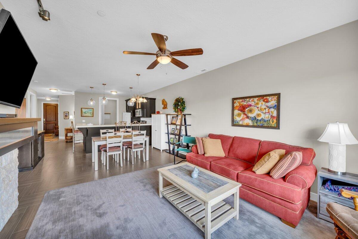 PELICAN HILLS CONDOMINIUMS - Residential