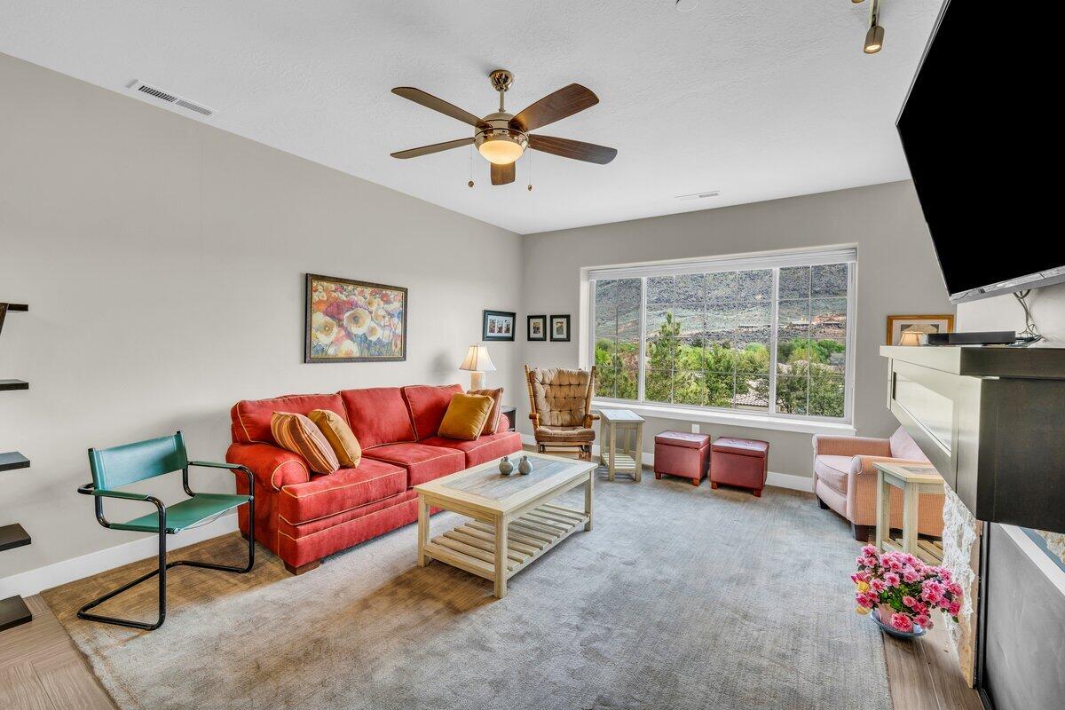 PELICAN HILLS CONDOMINIUMS - Residential