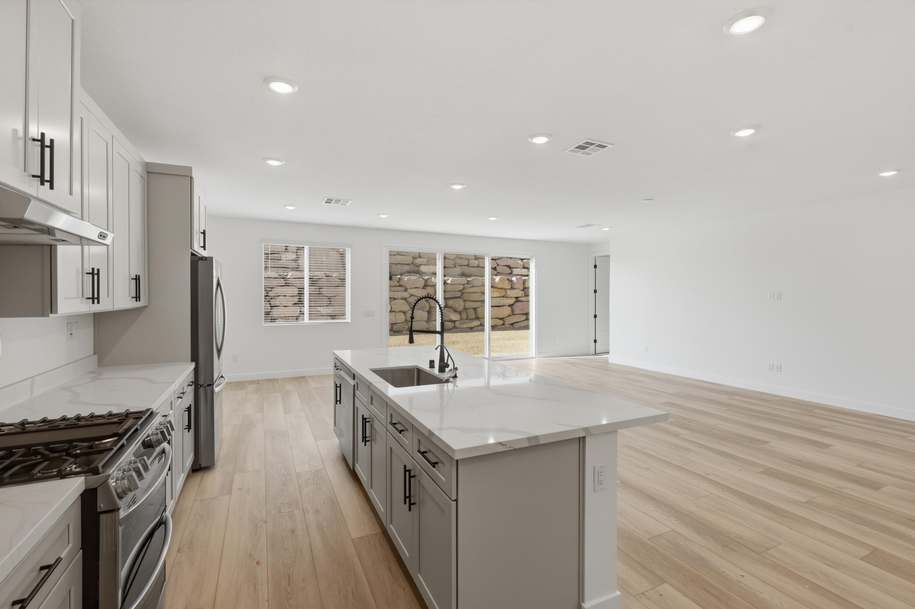 CECITA CREST AT DIVARIO - Residential