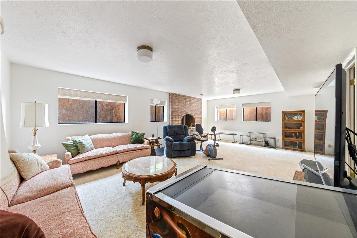 BLOOMINGTON COUNTRY CLUB - Residential