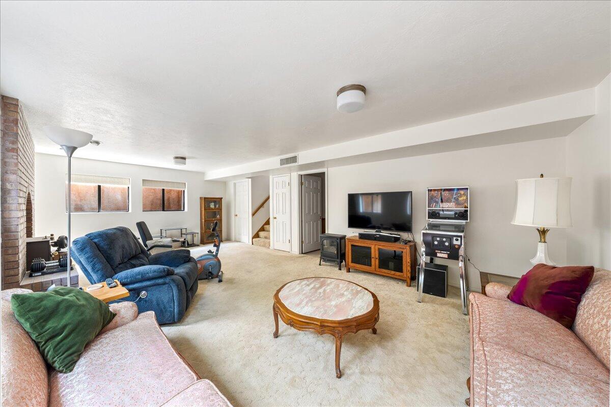 BLOOMINGTON COUNTRY CLUB - Residential