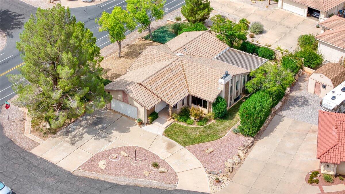 BLOOMINGTON COUNTRY CLUB - Residential