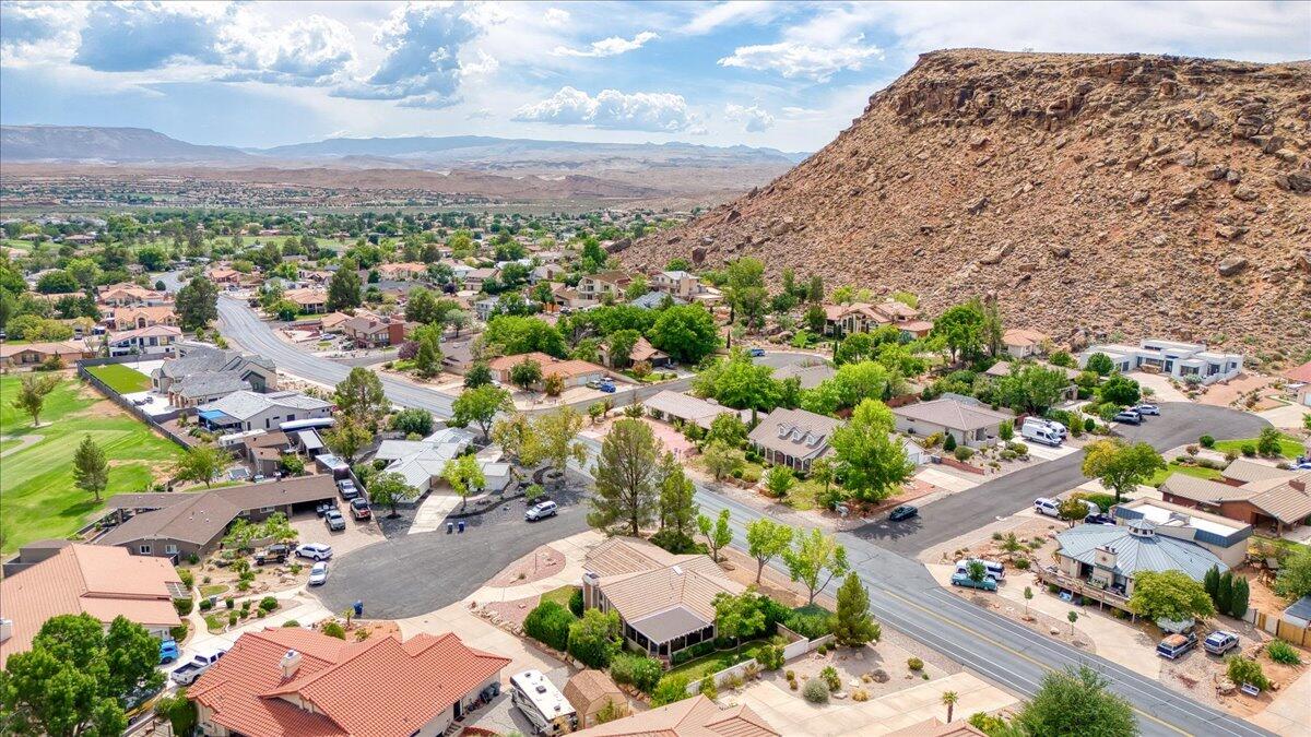 BLOOMINGTON COUNTRY CLUB - Residential