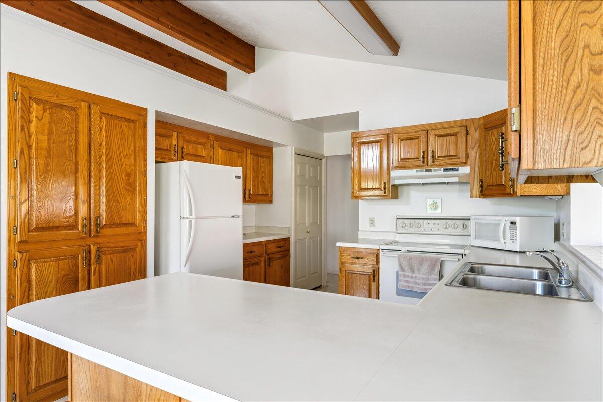 BLOOMINGTON COUNTRY CLUB - Residential