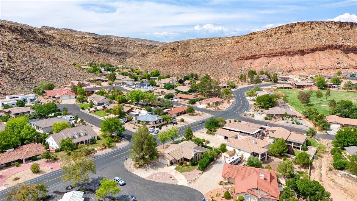 BLOOMINGTON COUNTRY CLUB - Residential