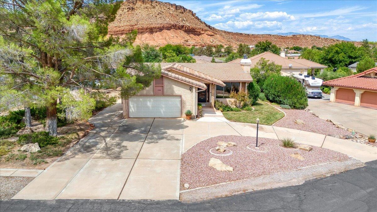 BLOOMINGTON COUNTRY CLUB - Residential