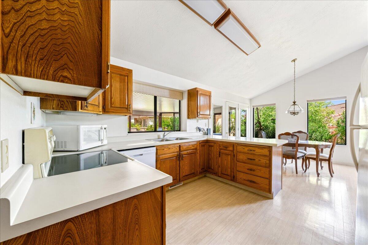 BLOOMINGTON COUNTRY CLUB - Residential