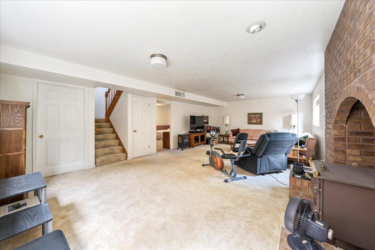 BLOOMINGTON COUNTRY CLUB - Residential