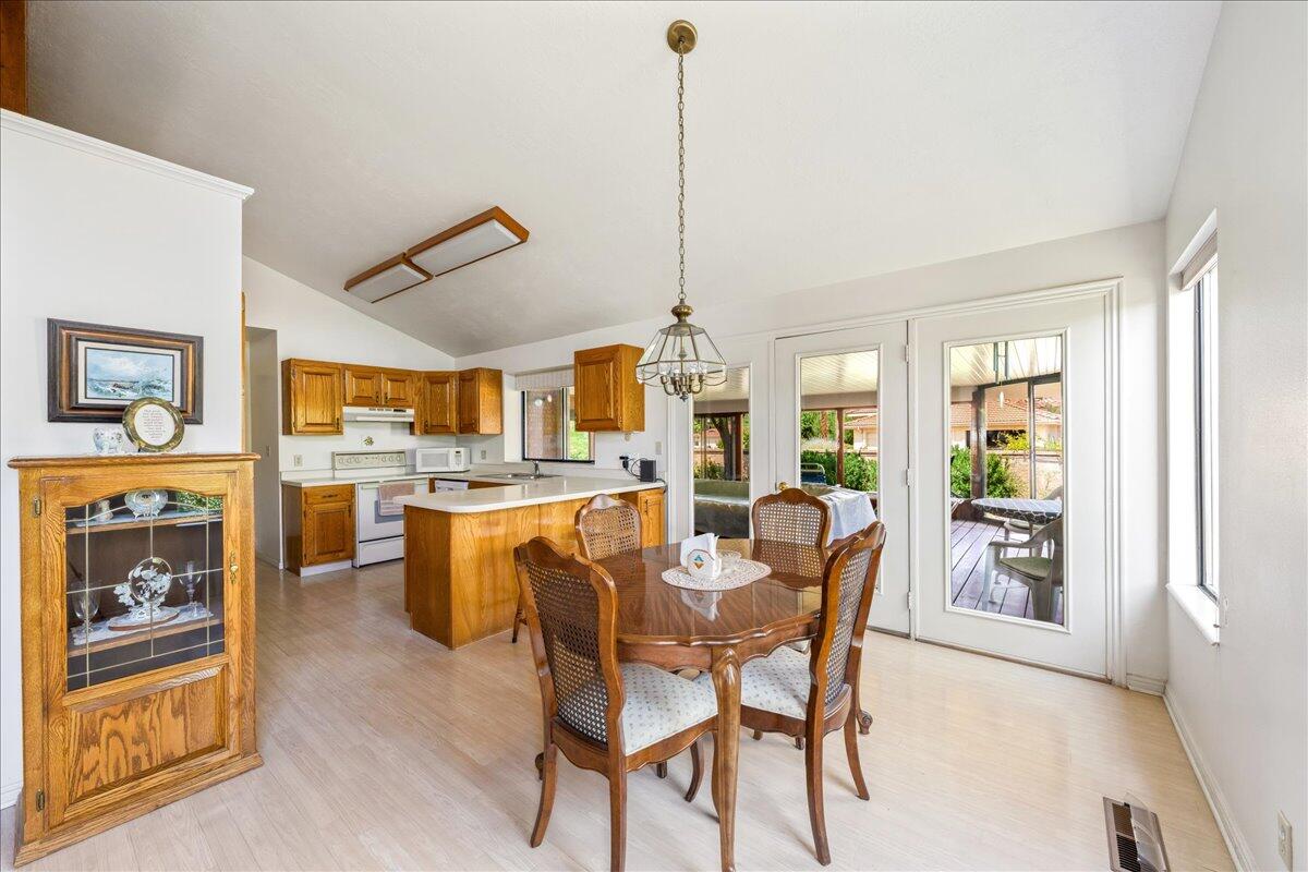 BLOOMINGTON COUNTRY CLUB - Residential