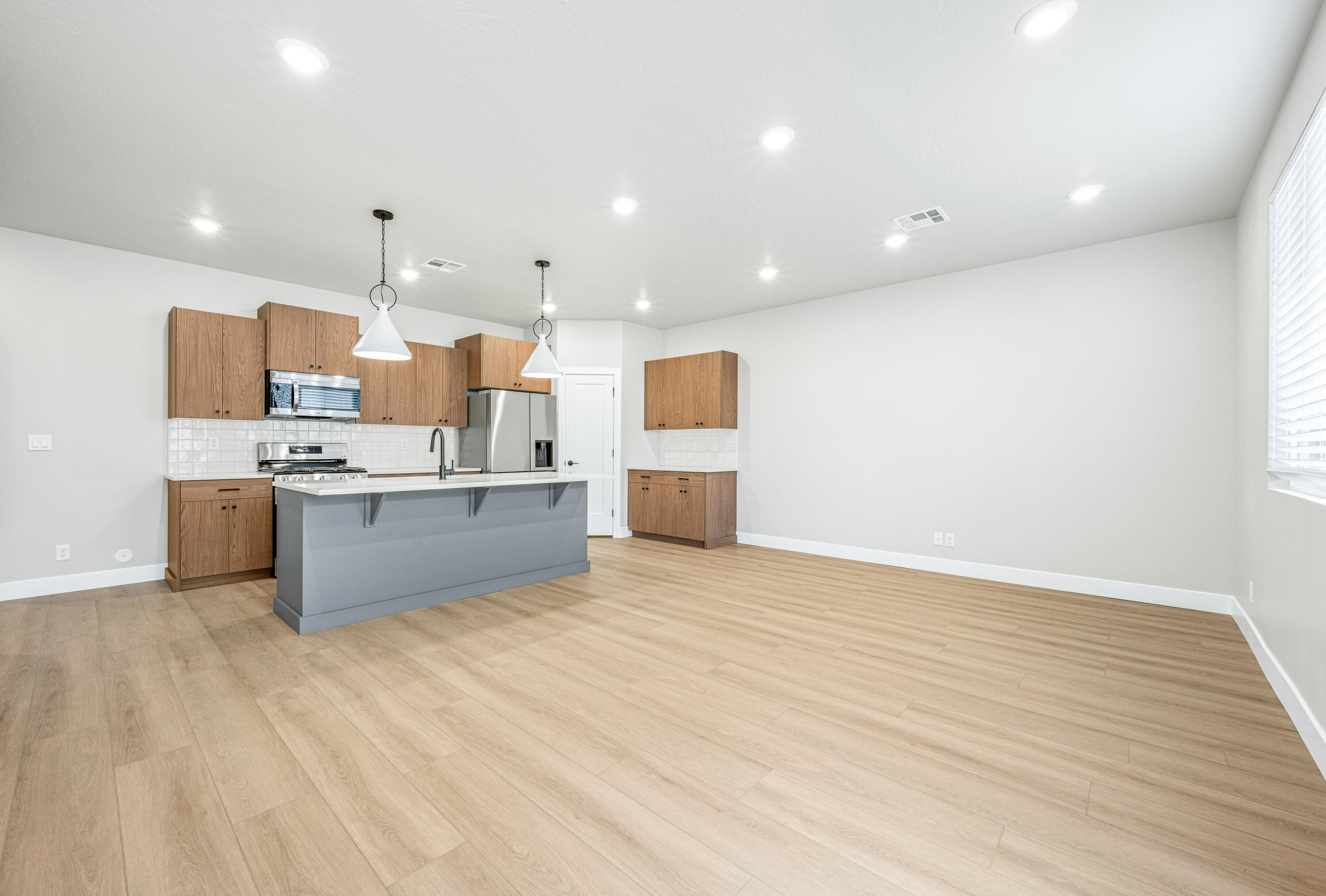 RISE AT CORAL CANYON - Residential