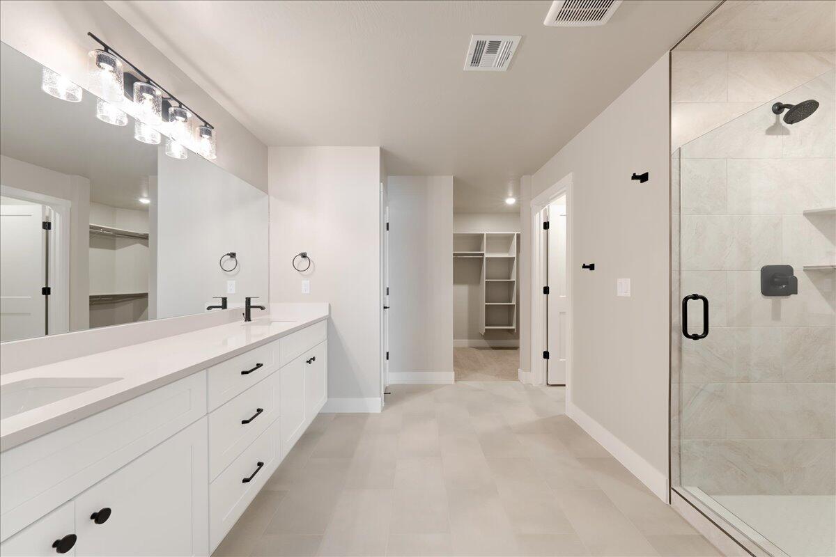 HURRICANE HEIGHTS TOWNHOMES - Residential