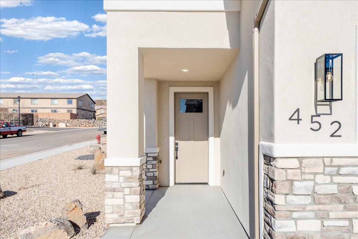 HURRICANE HEIGHTS TOWNHOMES - Residential