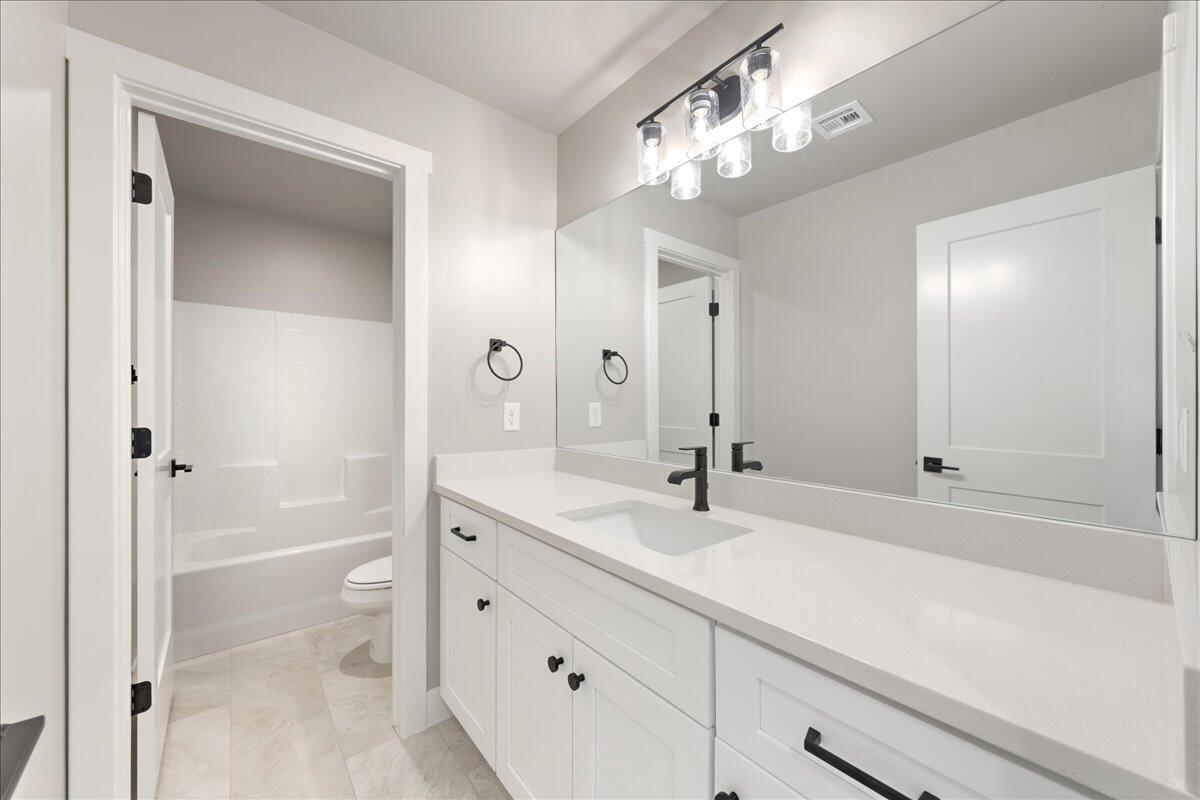 HURRICANE HEIGHTS TOWNHOMES - Residential