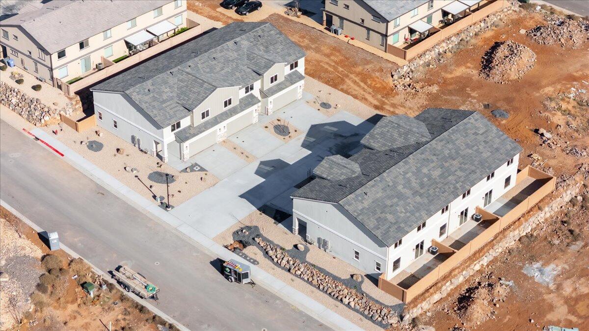 HURRICANE HEIGHTS TOWNHOMES - Residential