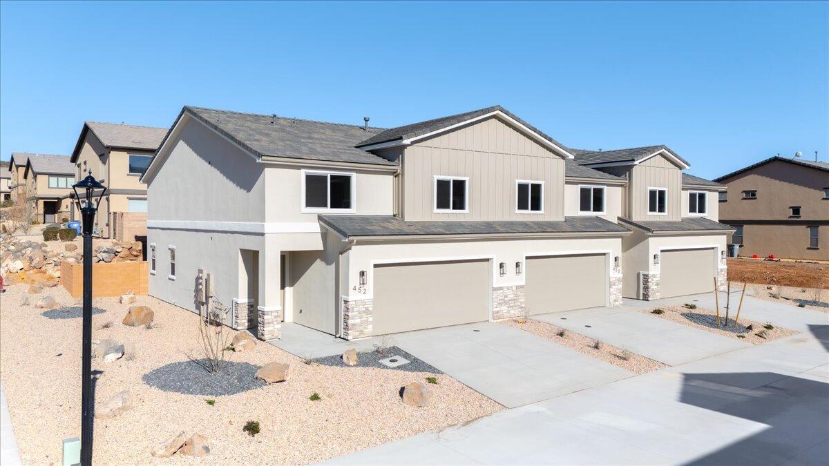 HURRICANE HEIGHTS TOWNHOMES - Residential