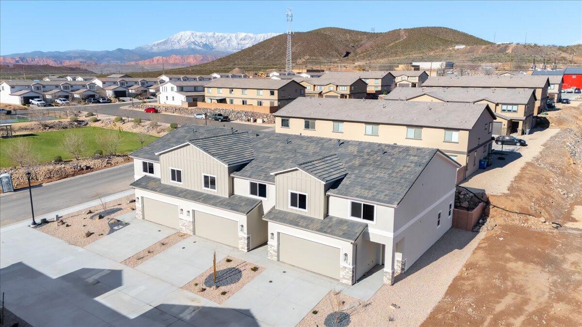 HURRICANE HEIGHTS TOWNHOMES - Residential