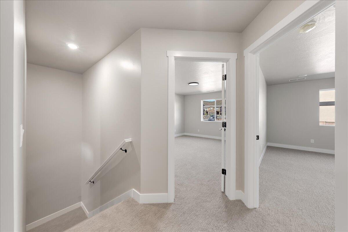 HURRICANE HEIGHTS TOWNHOMES - Residential