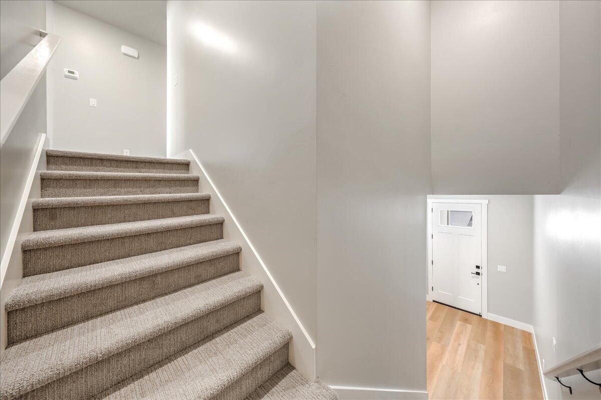 HURRICANE HEIGHTS TOWNHOMES - Residential