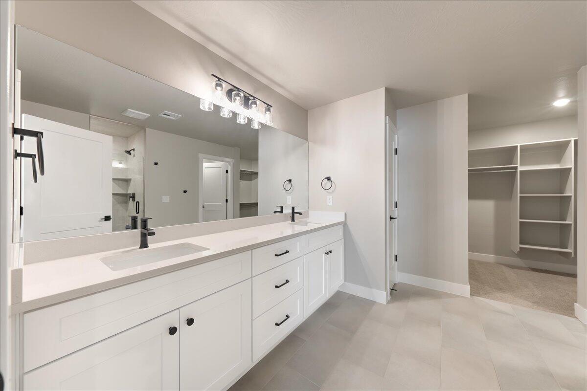 HURRICANE HEIGHTS TOWNHOMES - Residential