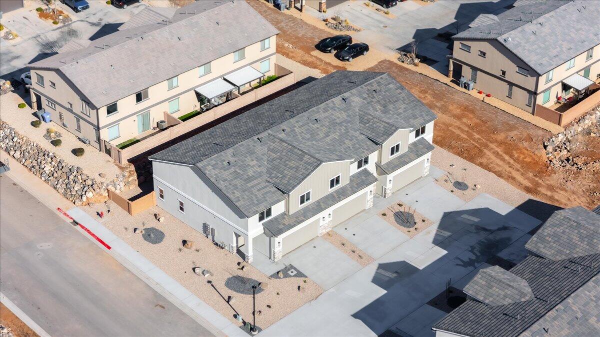 HURRICANE HEIGHTS TOWNHOMES - Residential