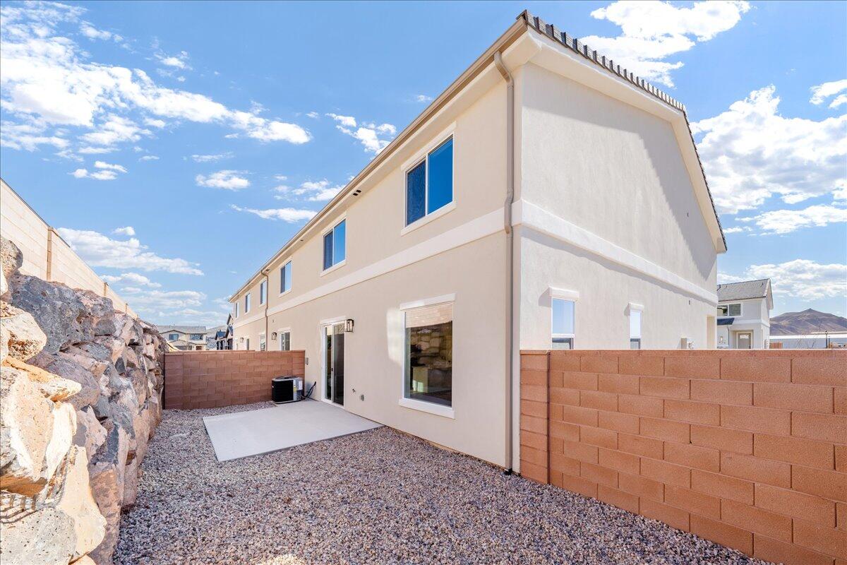 HURRICANE HEIGHTS TOWNHOMES - Residential