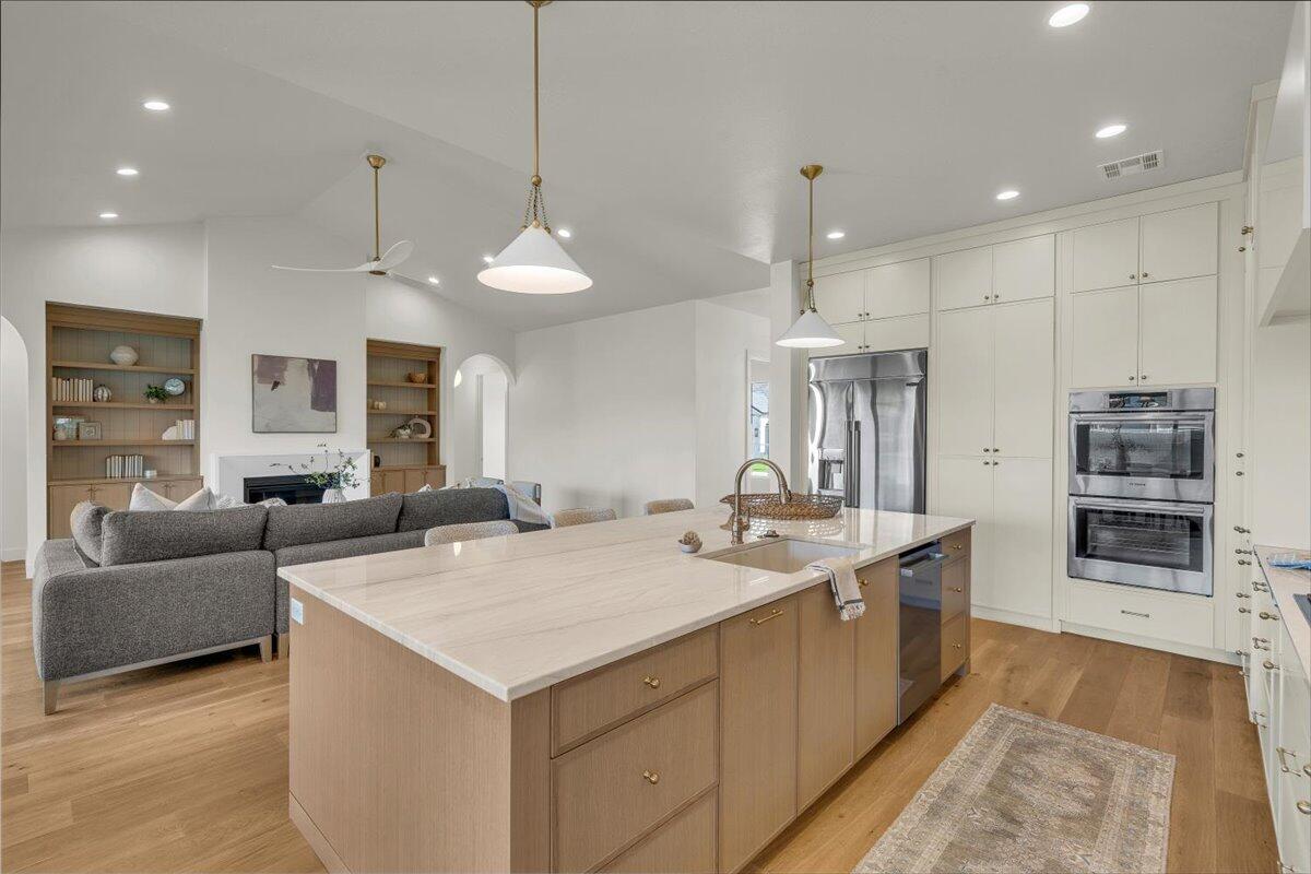 MOORLAND PARK - Residential