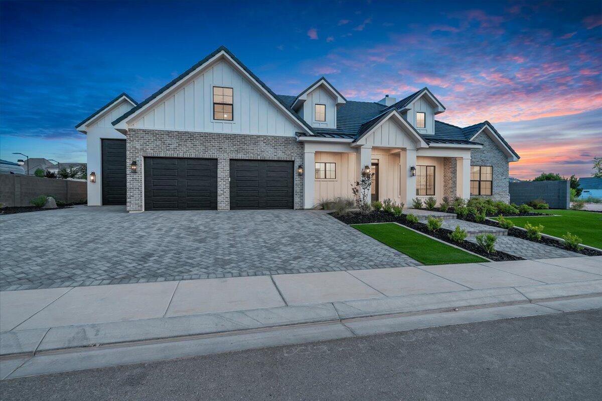 MOORLAND PARK - Residential