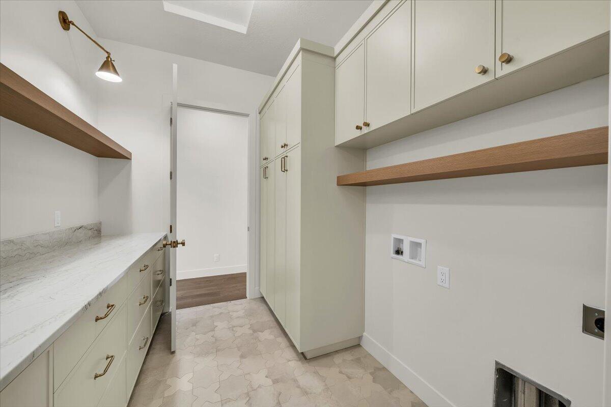 MOORLAND PARK - Residential