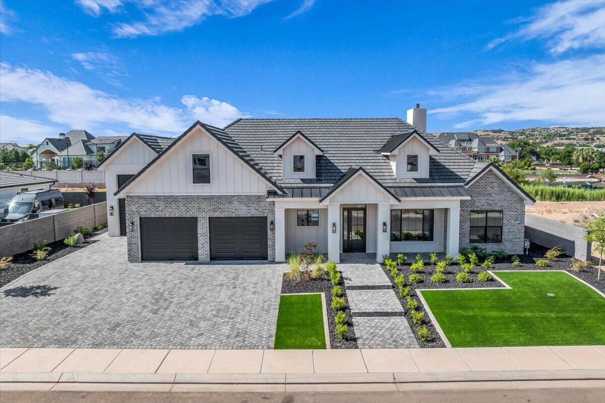 MOORLAND PARK - Residential