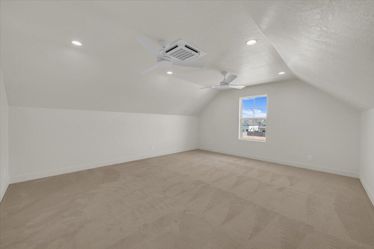 MOORLAND PARK - Residential