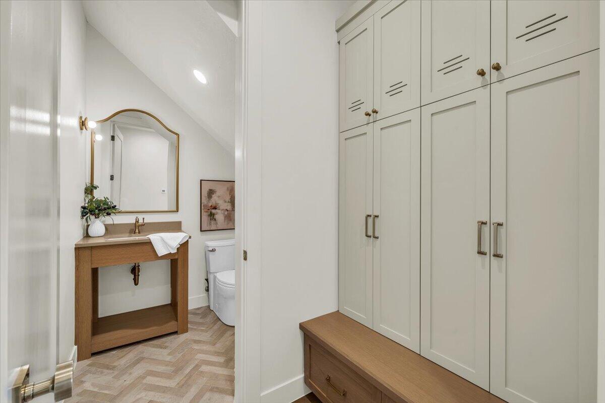 MOORLAND PARK - Residential