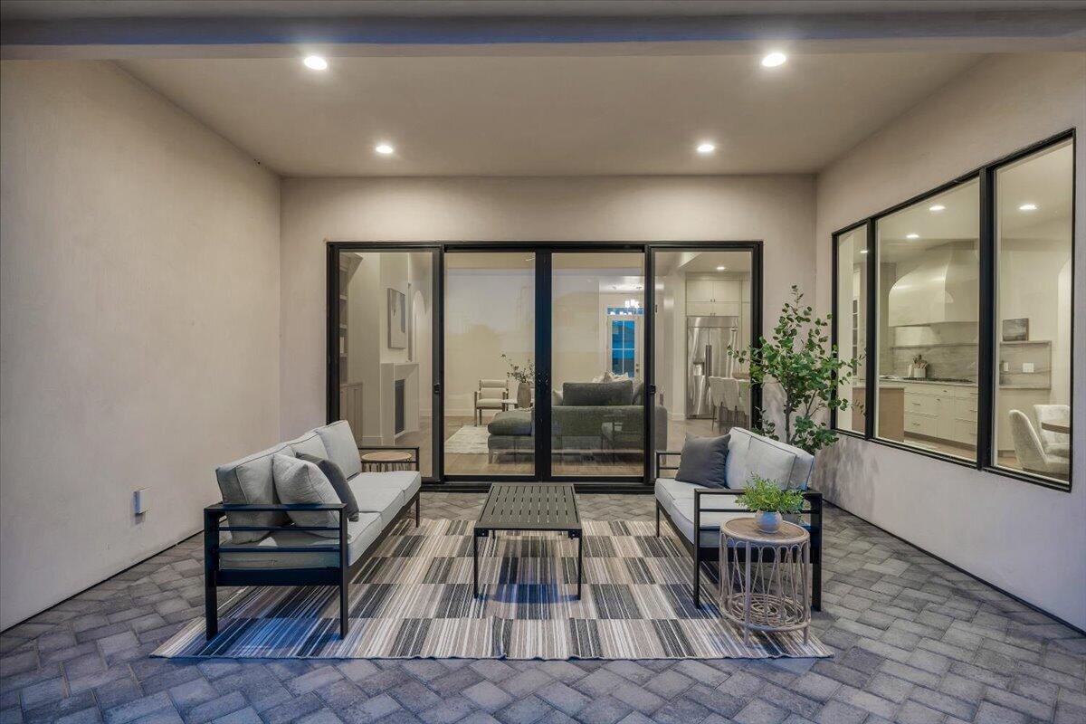 MOORLAND PARK - Residential