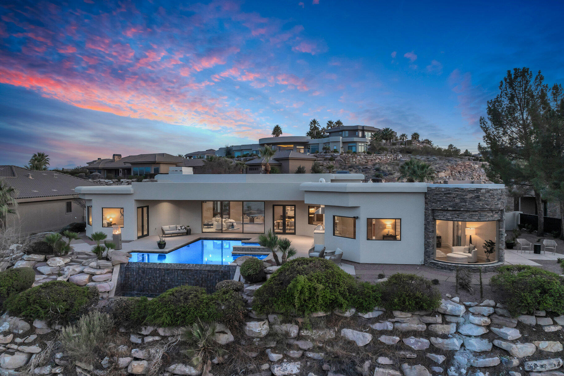 STONE CLIFF - Residential