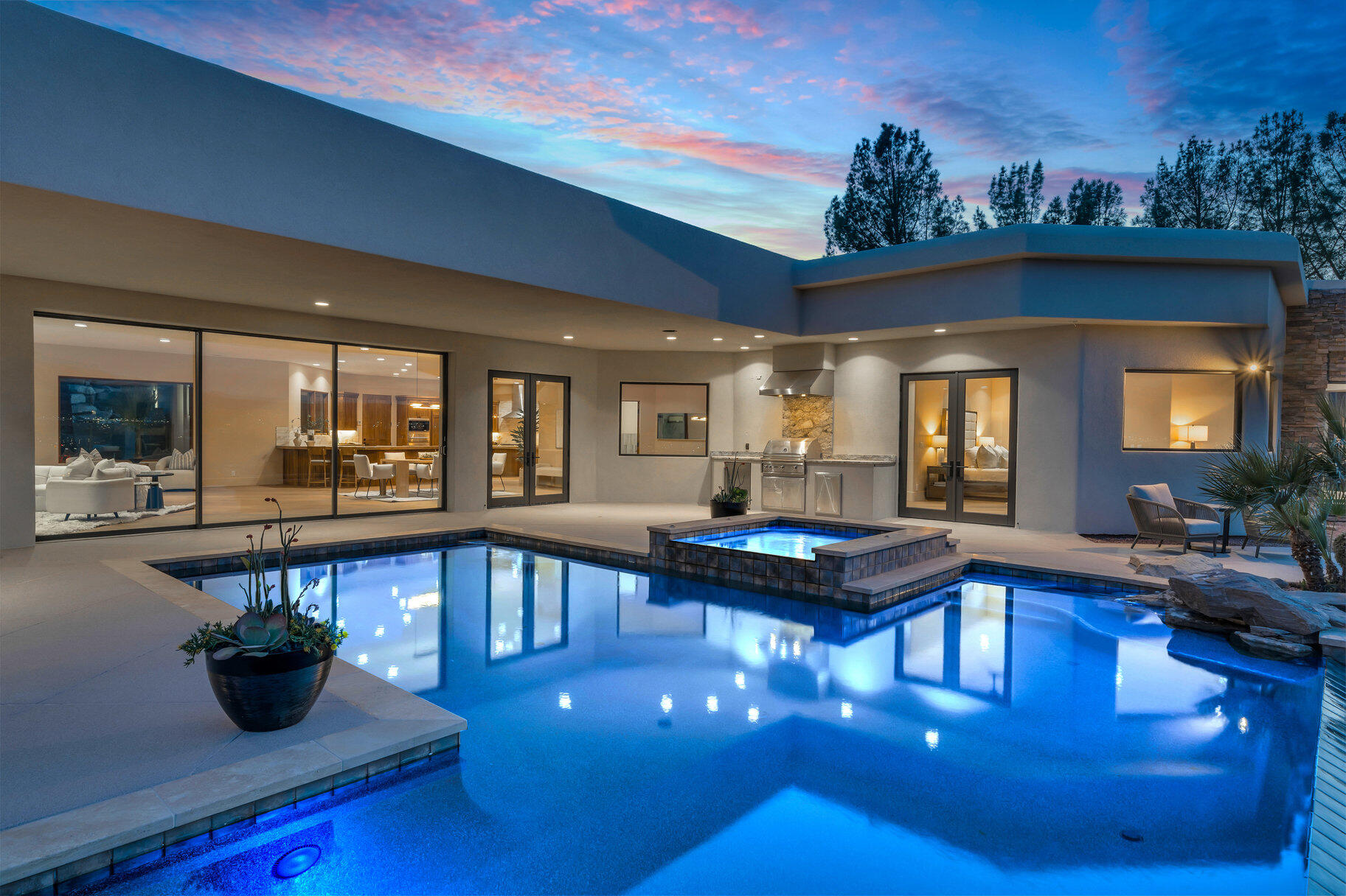 STONE CLIFF - Residential