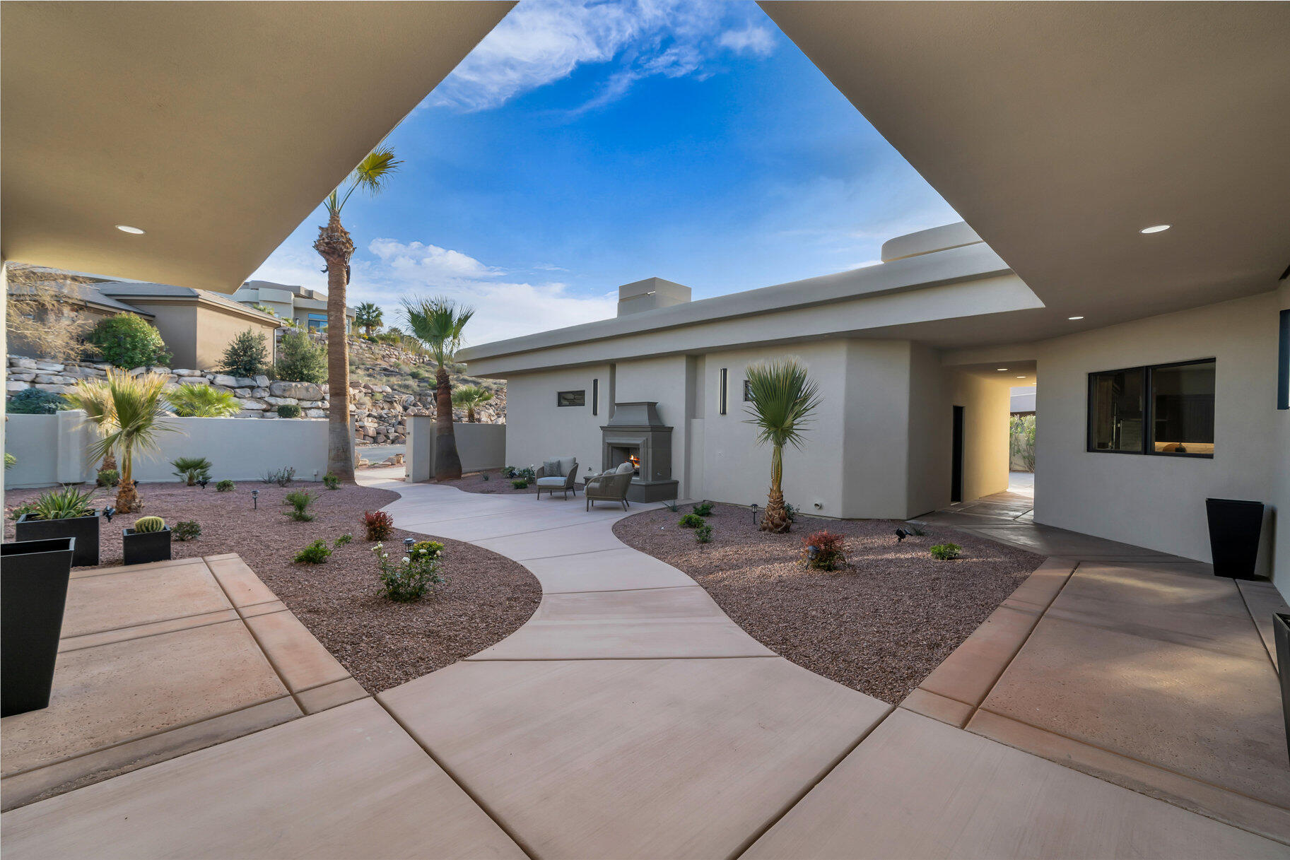 STONE CLIFF - Residential