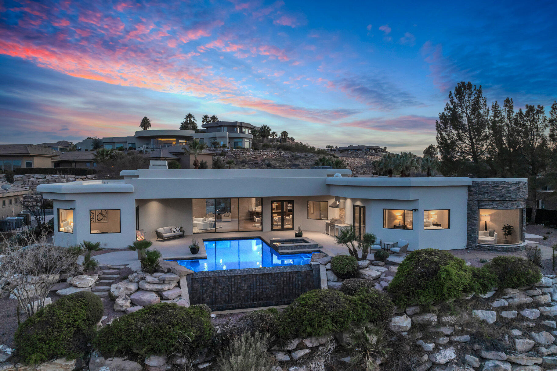 STONE CLIFF - Residential