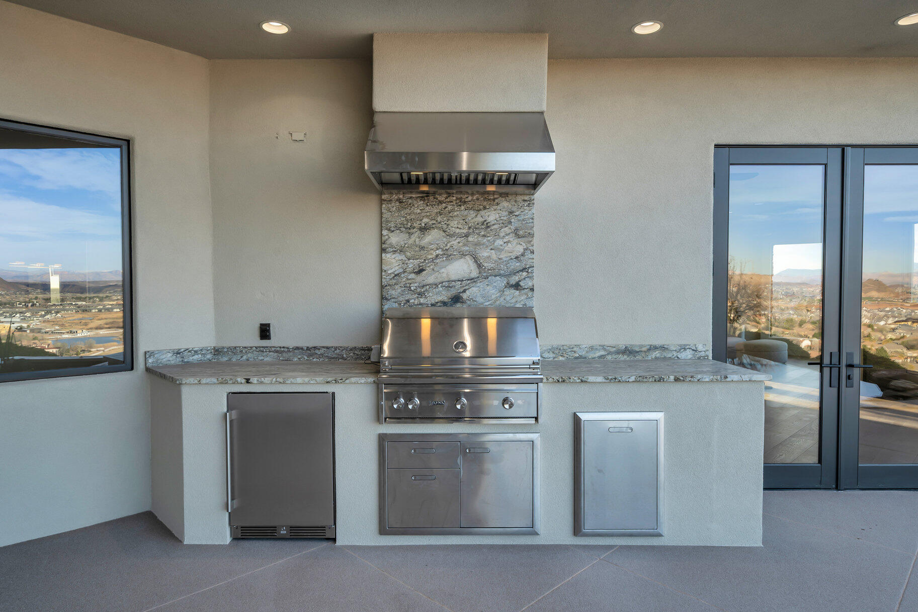 STONE CLIFF - Residential