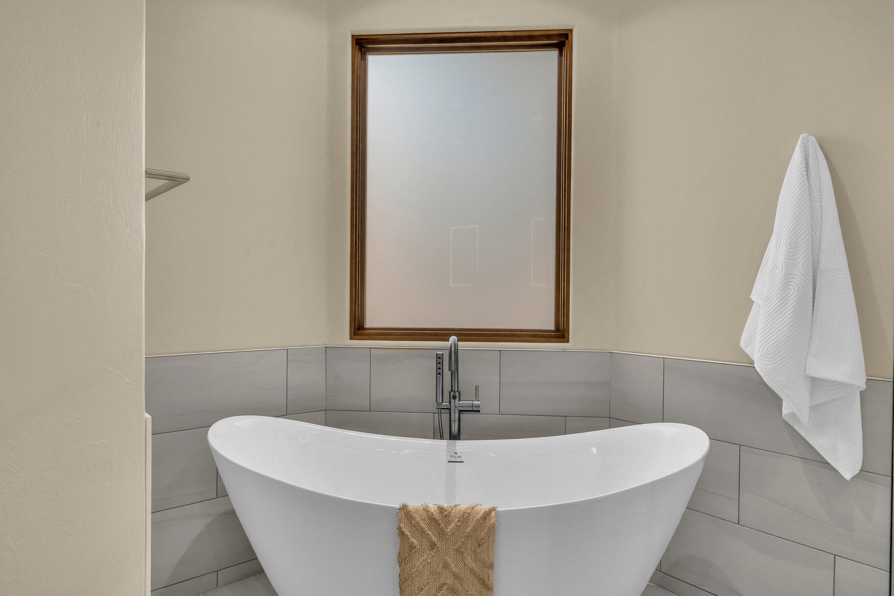 STONE CLIFF - Residential