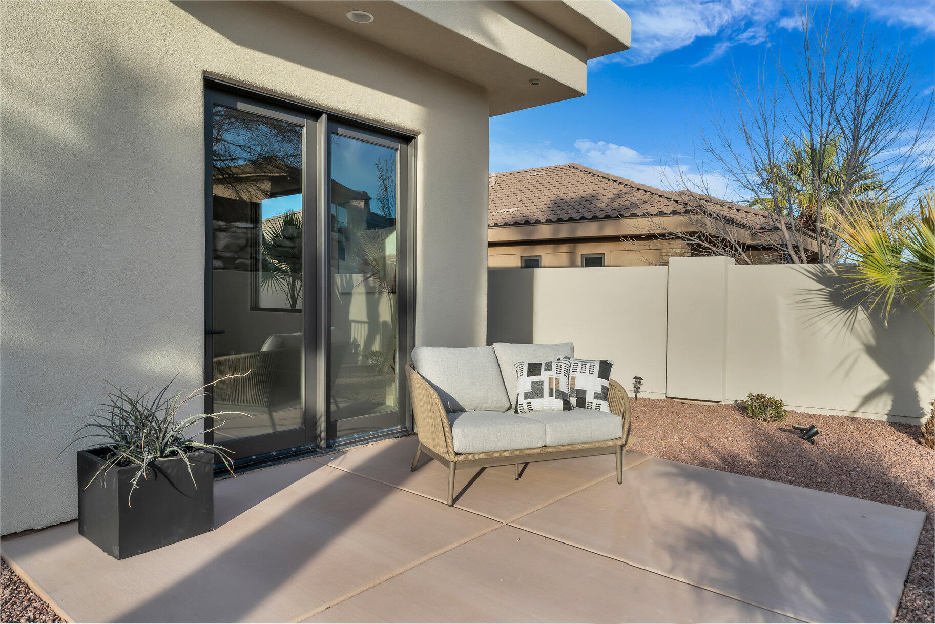 STONE CLIFF - Residential