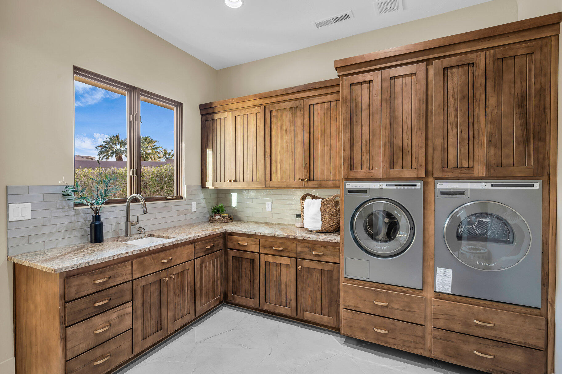 STONE CLIFF - Residential