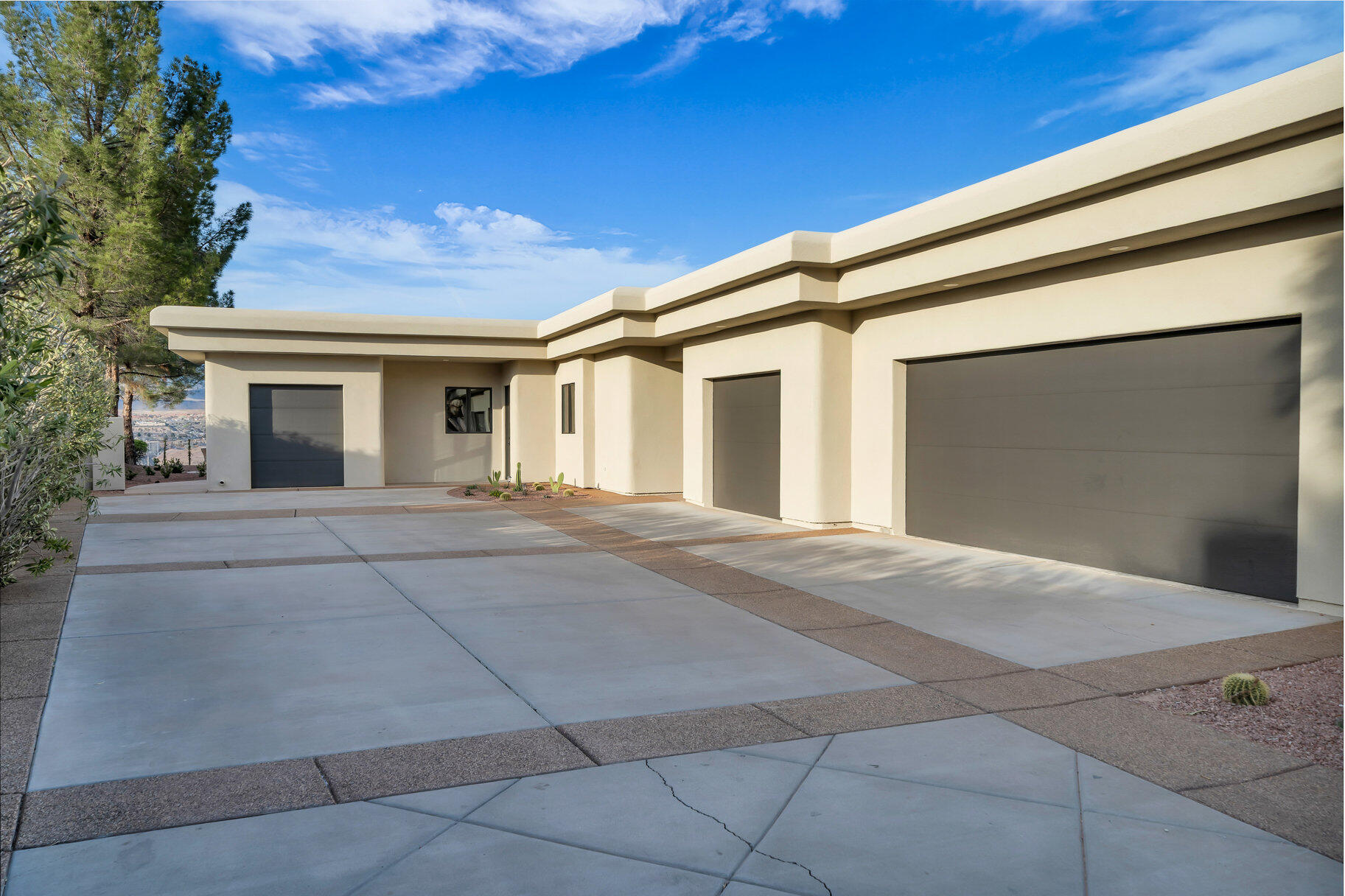 STONE CLIFF - Residential