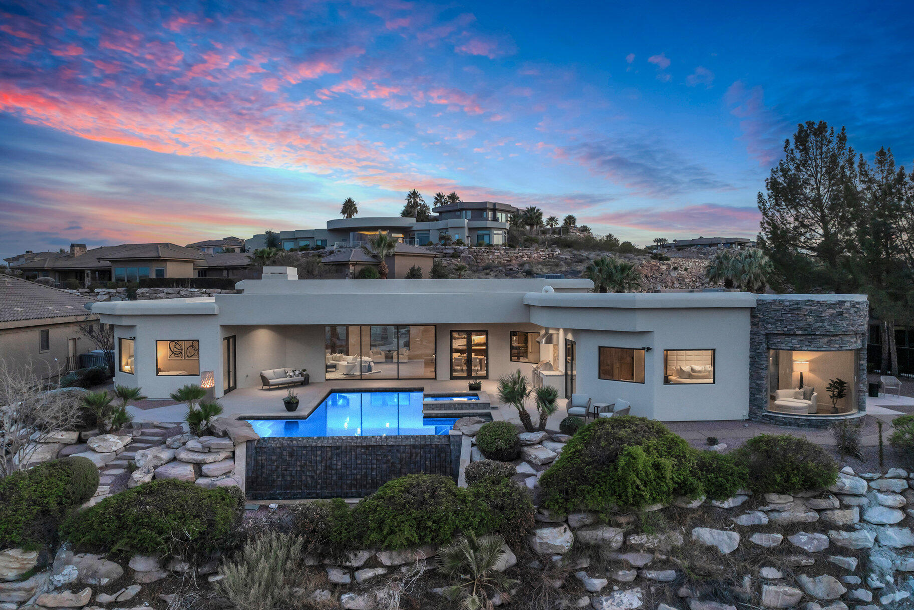 STONE CLIFF - Residential