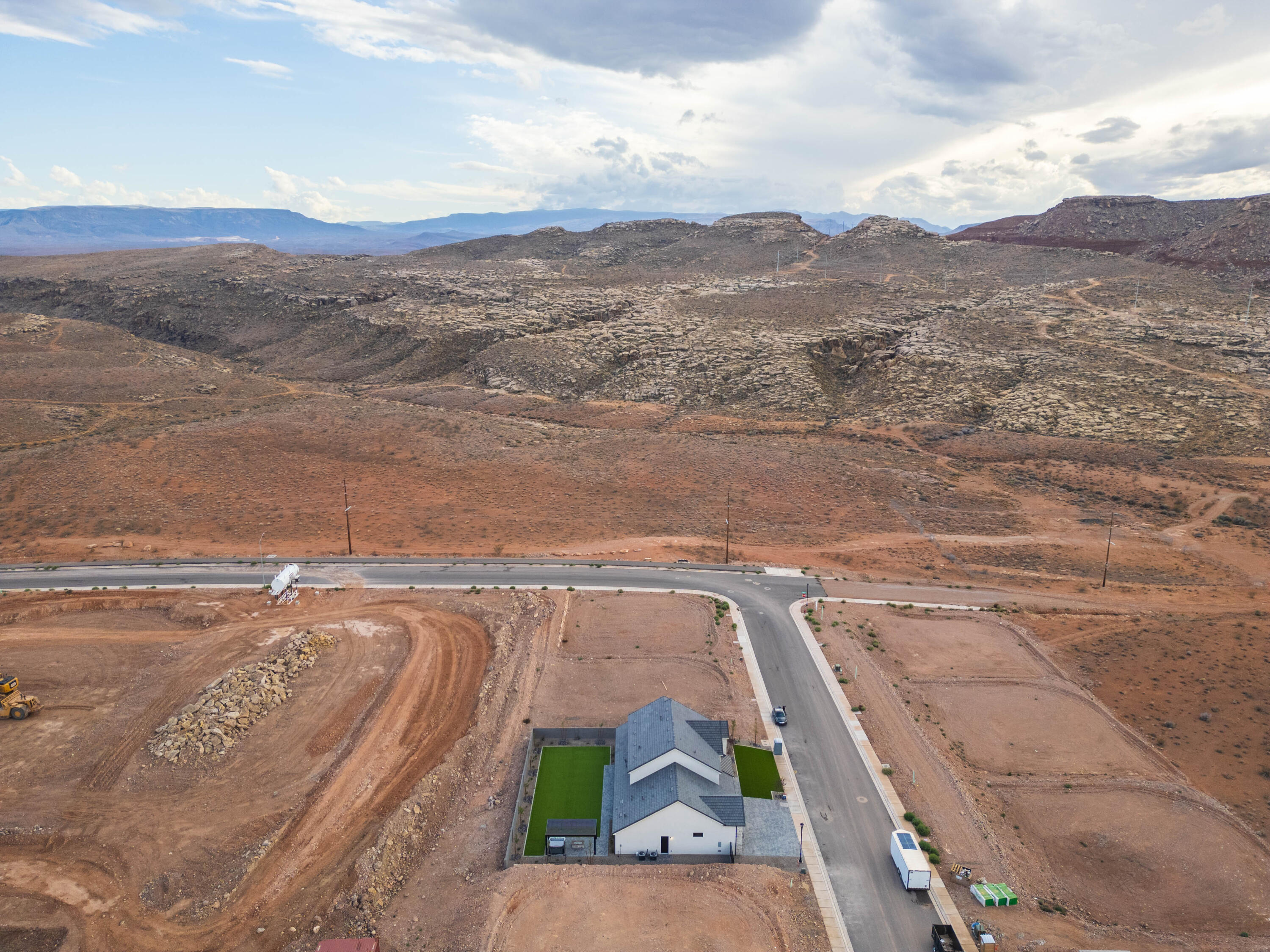 TONAQUINT RIDGE SUB - Residential