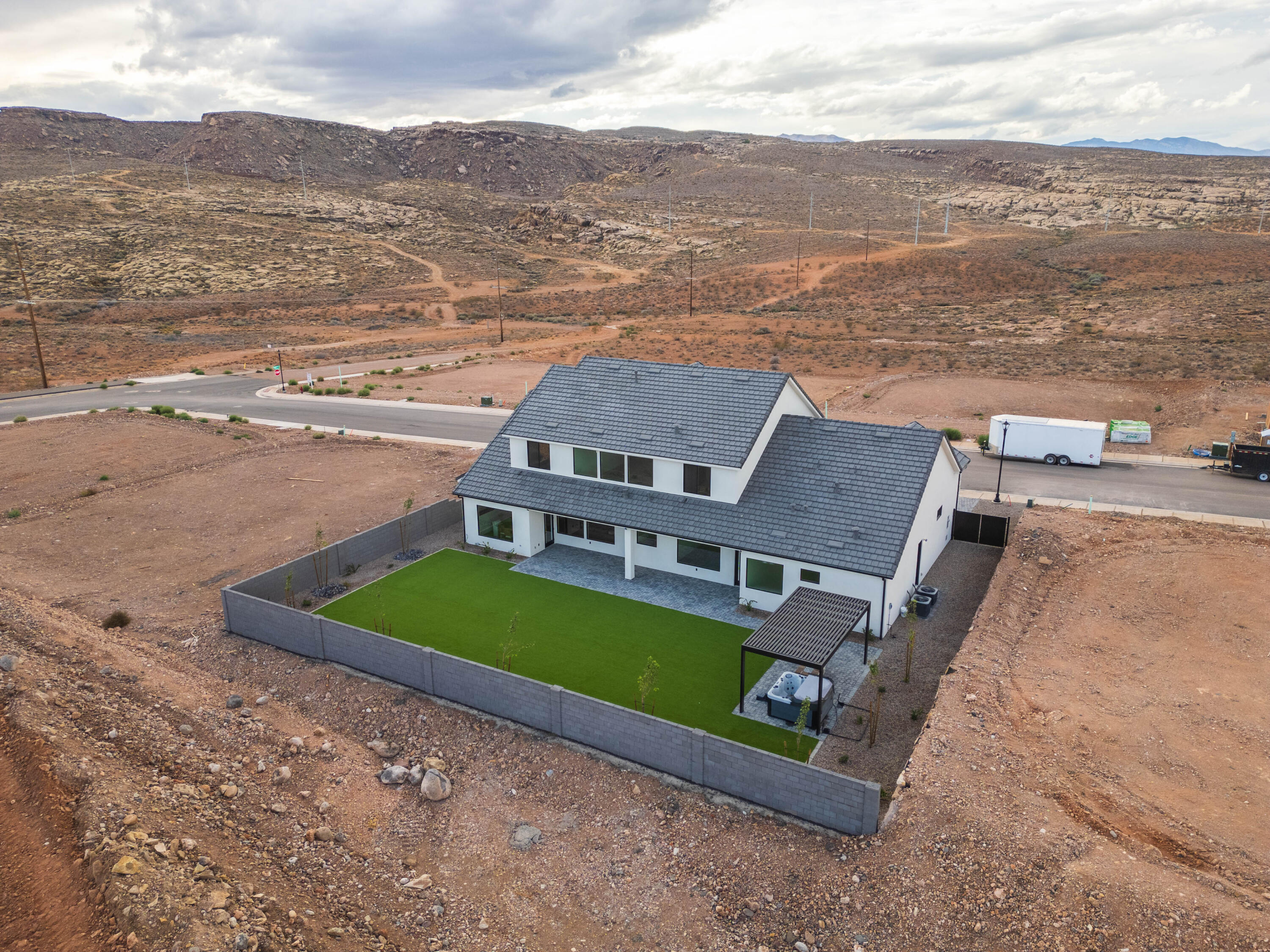 TONAQUINT RIDGE SUB - Residential