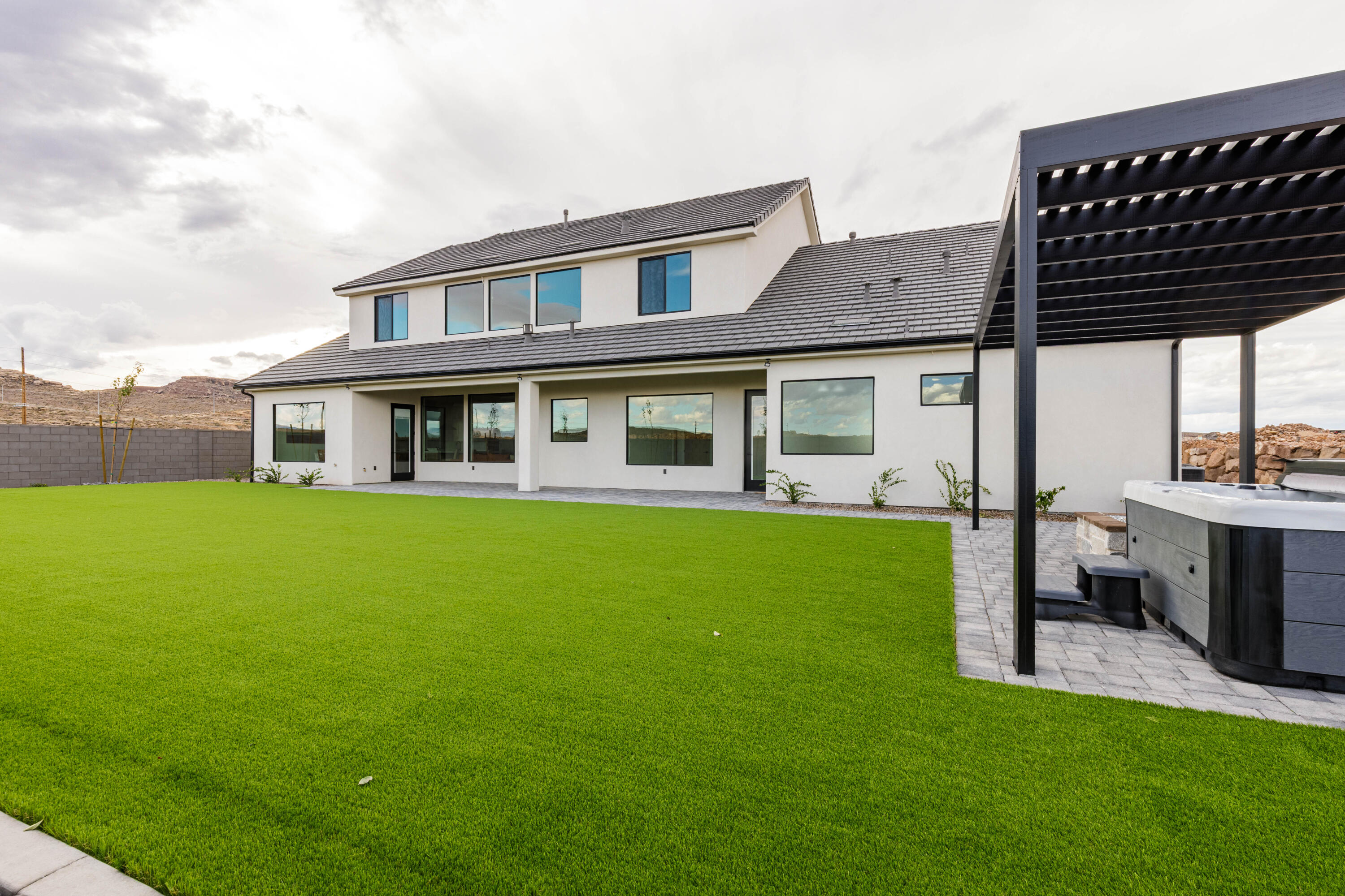 TONAQUINT RIDGE SUB - Residential