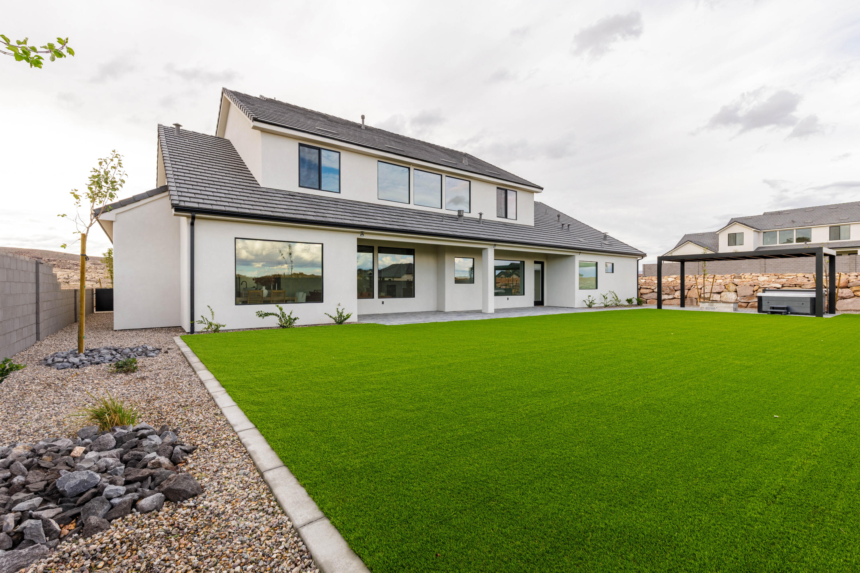 TONAQUINT RIDGE SUB - Residential