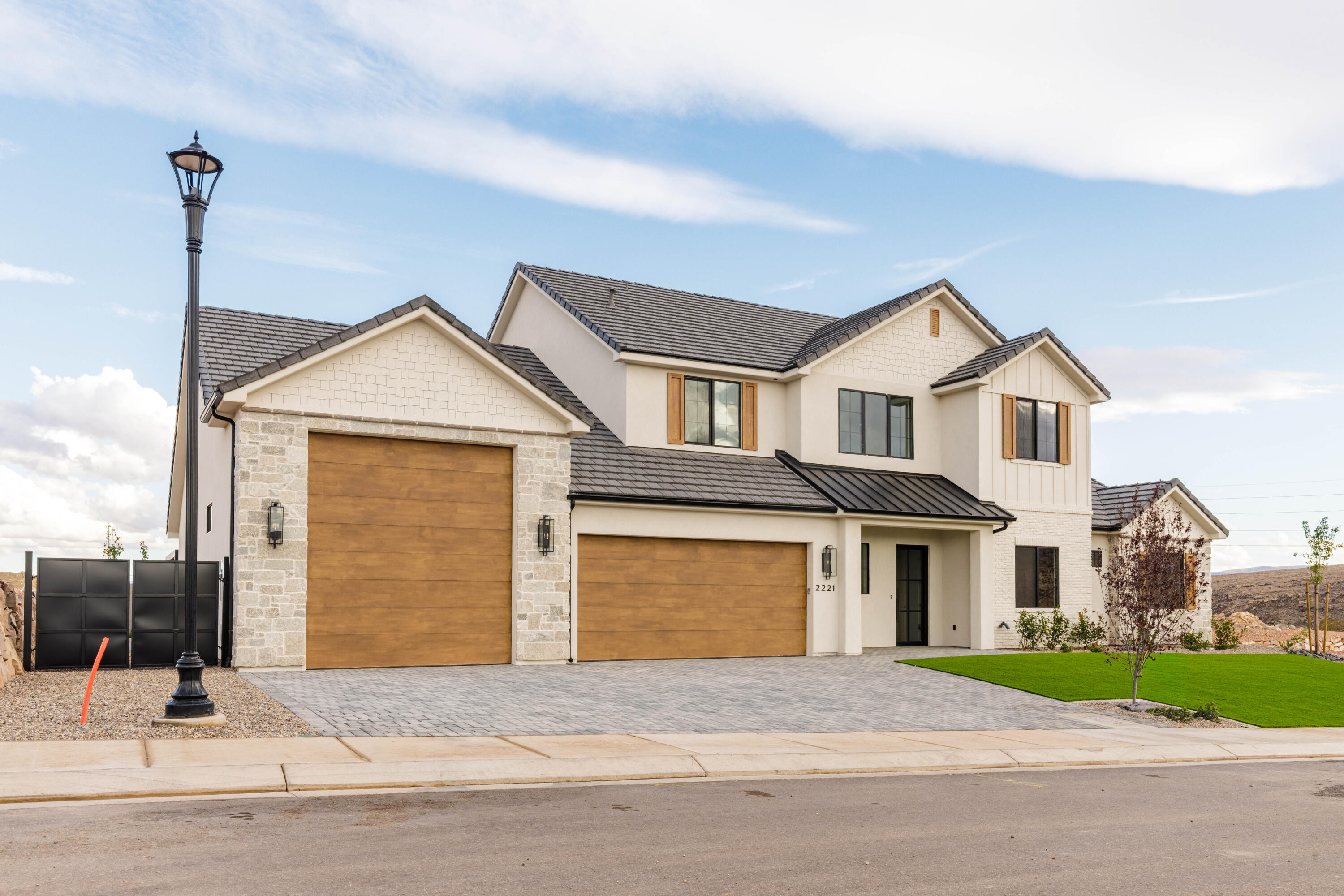 TONAQUINT RIDGE SUB - Residential