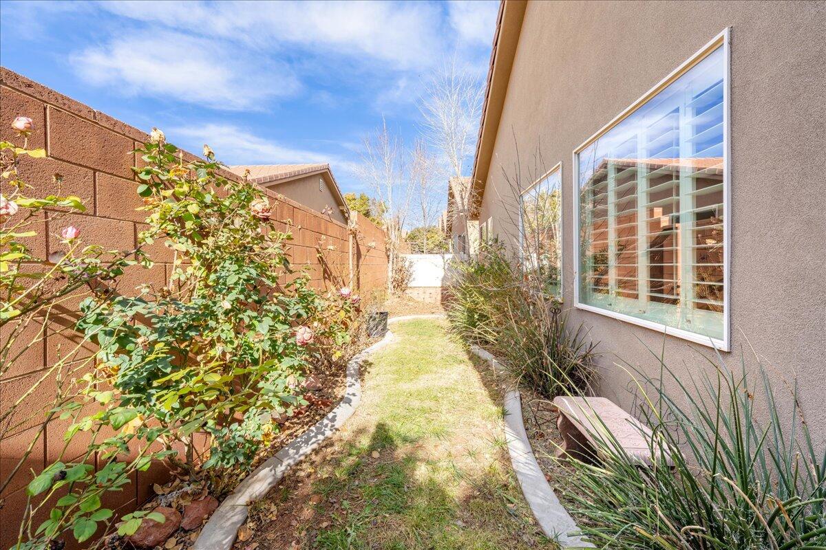 RED CLIFFS PARK - Residential