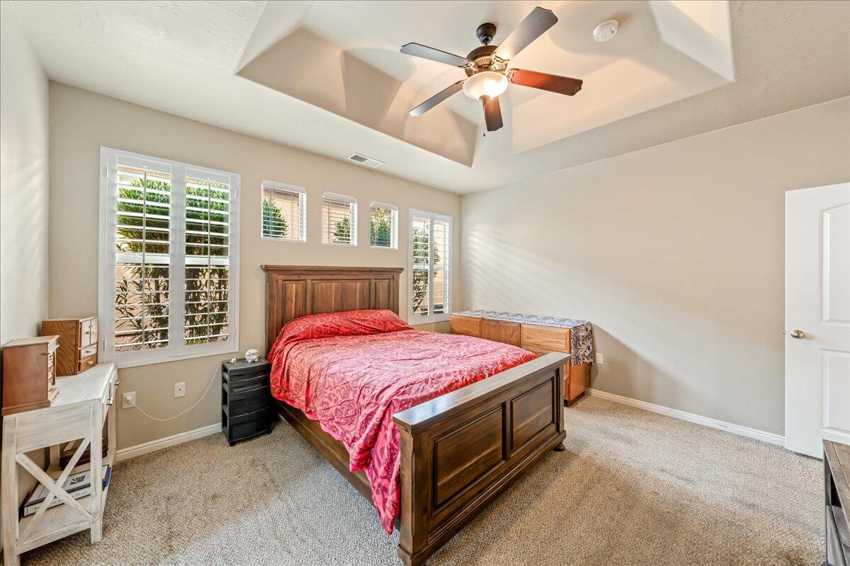 RED CLIFFS PARK - Residential