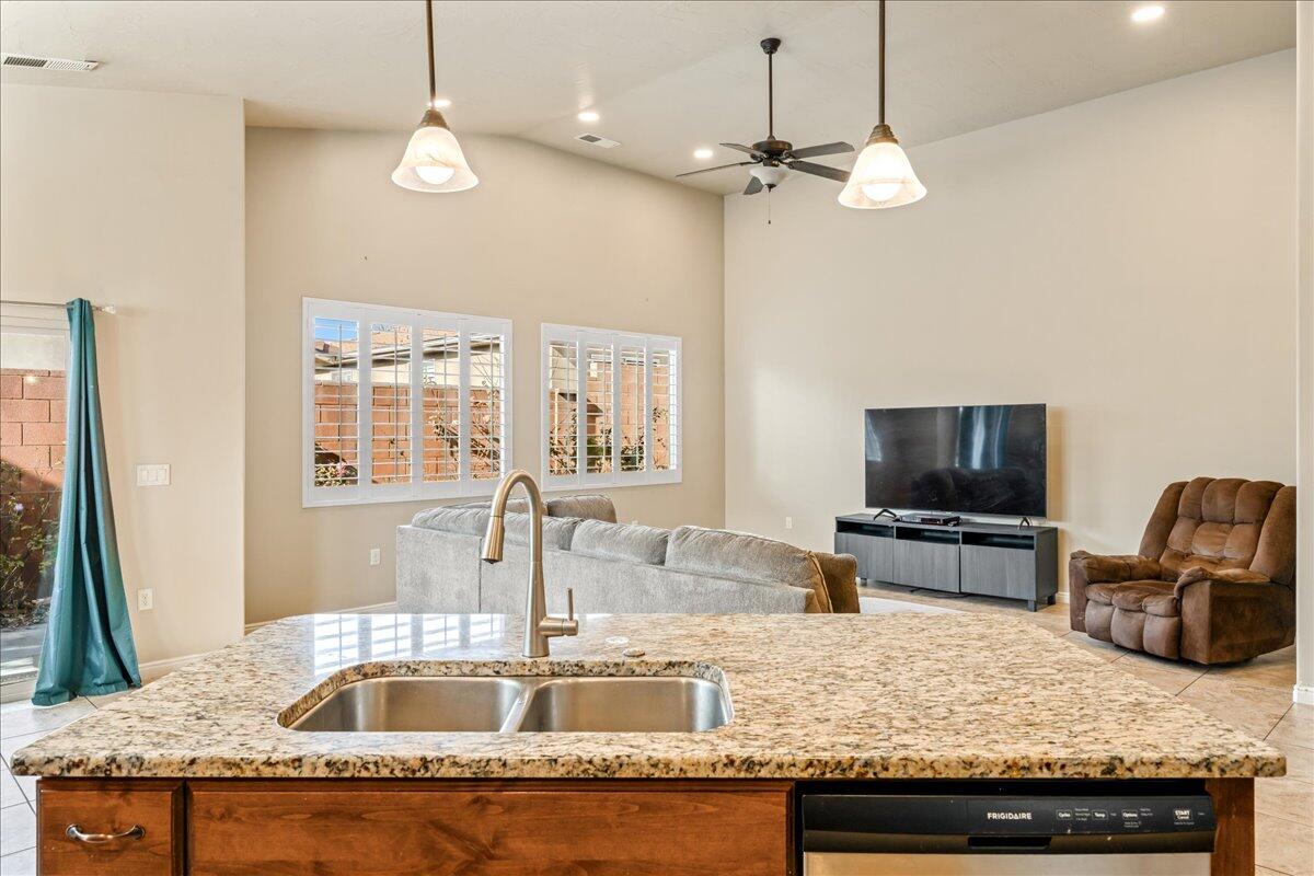 RED CLIFFS PARK - Residential